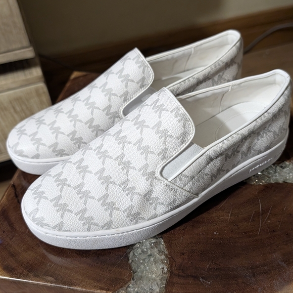 Michael Kors Teddi Sig Logo PVC Canvas Slip-on Sneakers sz 8.5 Grey on White - Picture 2 of 13